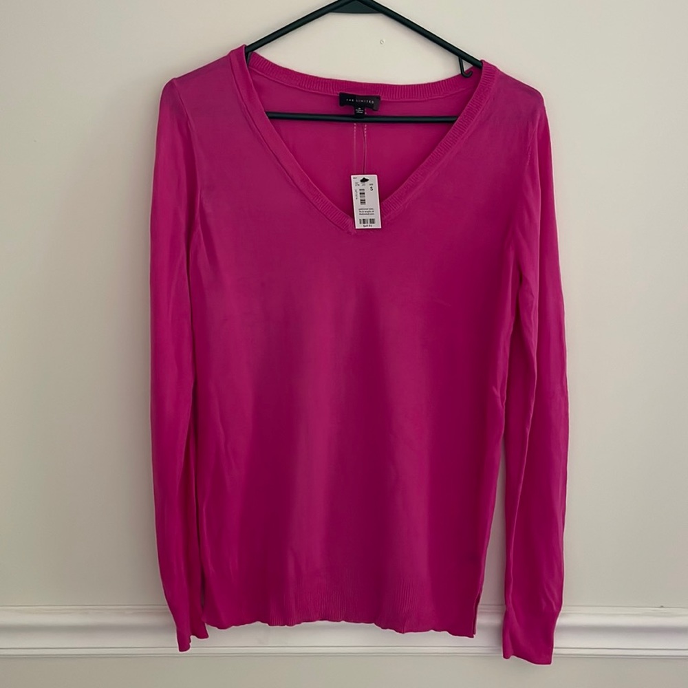 NWT Women’s Limited Magenta Light Weight Sweater